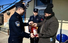 情暖边关年味浓 爱心慰问暖人心——吉林圈河边检站开展春节前夕慰问孤寡老人活动